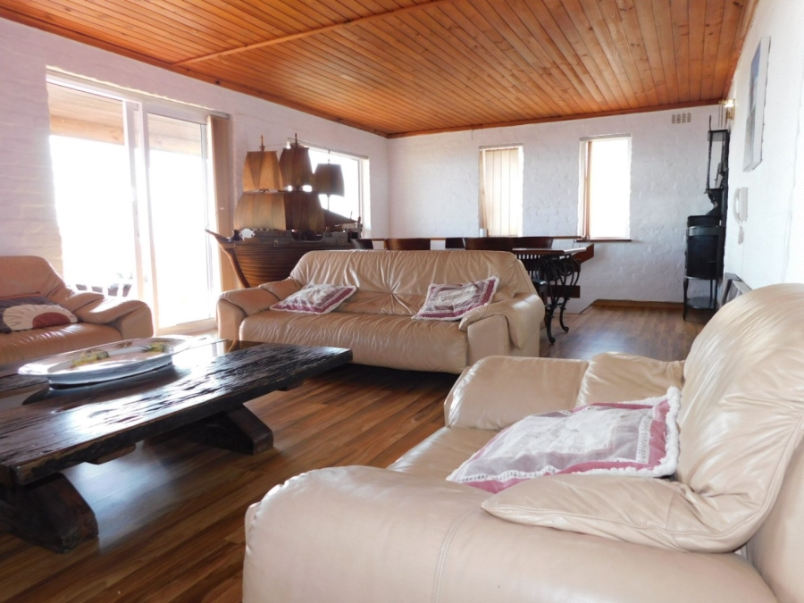 6 Bedroom Property for Sale in Mountainside Western Cape